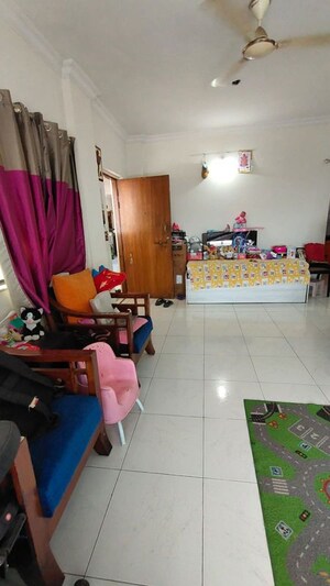 Team Area in 2 BHK Apartment at Rahul Towers, Kothrud – for Rent