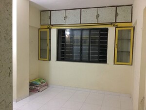 Room in 2 BHK Apartment at Badhekar Krushnakunj, Kothrud – for Rent