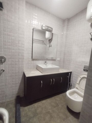 Master Bedroom in 3 BHK Builder Floor at Shivalik Colony – for Rent