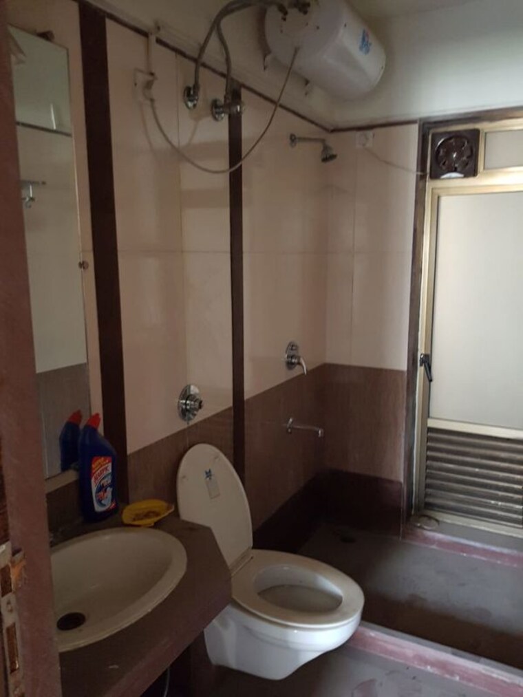 Bathroom, kamothe sector 35 3 Bedroom 1270 Sq.Ft. Apartment In Kamothe Sector 35 Navi Mumbai 10115195