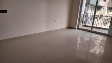 Room in 3.5 BHK Apartment at Pareena Express Heights, Sector 99 – for Rent