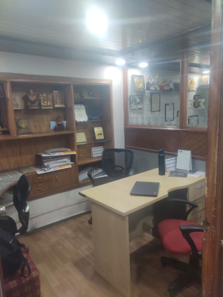 Floor Plan, south extension i Commercial Office Space 1400 Sq.Ft. In South Extension I Delhi 10115338