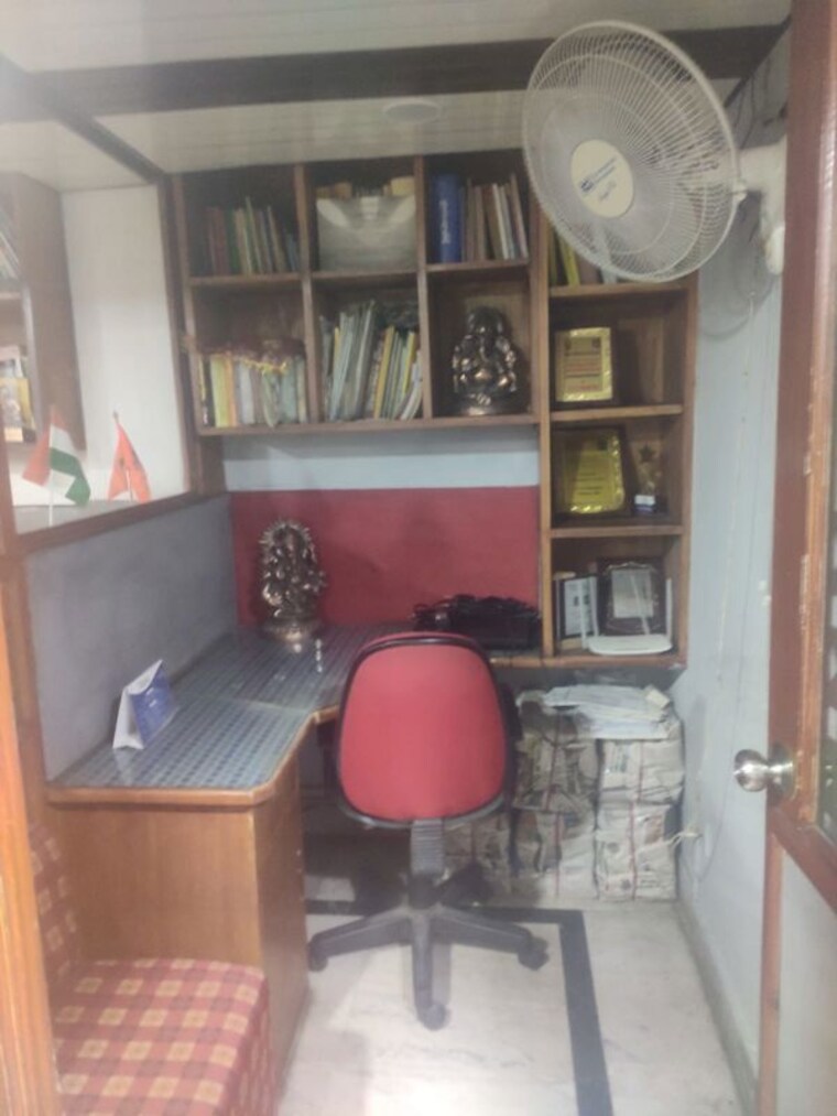 undefined, south extension i Commercial Office Space 1400 Sq.Ft. In South Extension I Delhi 10115338