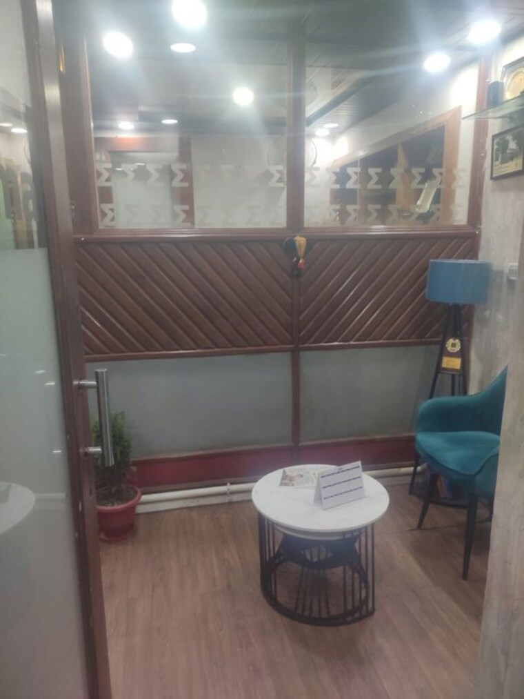 Floor Plan, south extension i Commercial Office Space 1400 Sq.Ft. In South Extension I Delhi 10115338