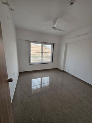 Room in 3 BHK Apartment at Venkatesh Skydale, Hingne Khurd – for Sale