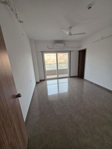 Room in 3 BHK Apartment at Venkatesh Skydale, Hingne Khurd – for Sale