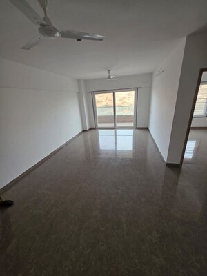 Room in 3 BHK Apartment at Venkatesh Skydale, Hingne Khurd – for Sale