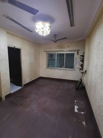 Room in 1 BHK Apartment at Bimbisaar Nagar CHS, Goregaon East – for Rent