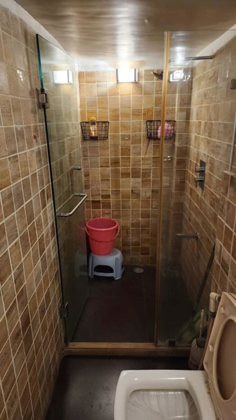 Bathroom, goregaon east 1 Bedroom 520 Sq.Ft. Apartment In Goregaon East Mumbai 10115430