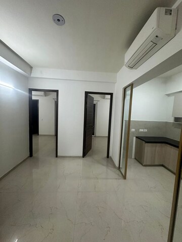 Room in 3 BHK Apartment at Smart World Orchard, Sector 61 – for Rent