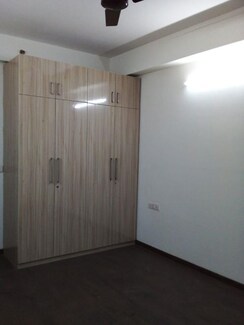 3 BHK + Pooja Room Apartment For Rent in Emaar Emerald Estate