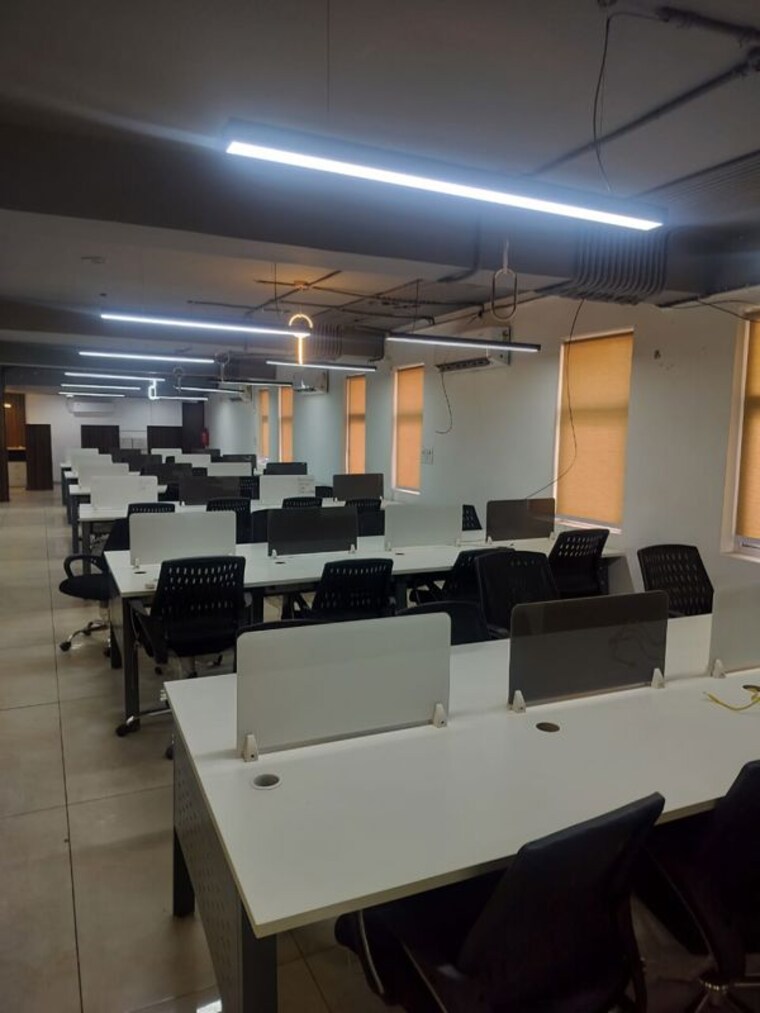Team Area, sector 67 Commercial Office Space 20000 Sq.Ft. In Sector 67 Noida 10115458