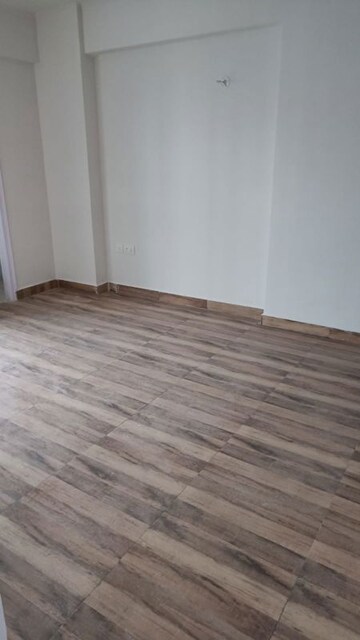 Room in 3 BHK Apartment at Panchsheel Pratistha, Sector 75 – for Rent