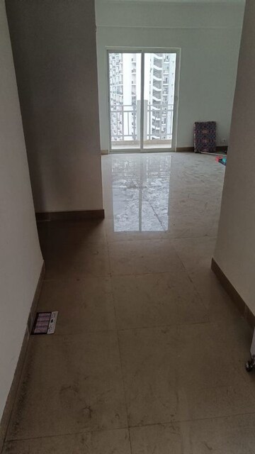 Room in 3 BHK Apartment at Panchsheel Pratistha, Sector 75 – for Rent