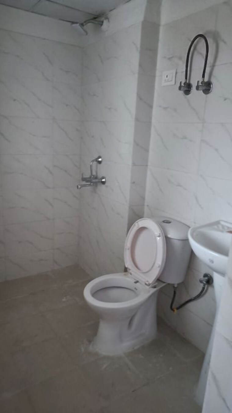 Bathroom, panchsheel-pratistha 3 Bedroom 2050 Sq.Ft. Apartment In Sector 75 Noida 10115462