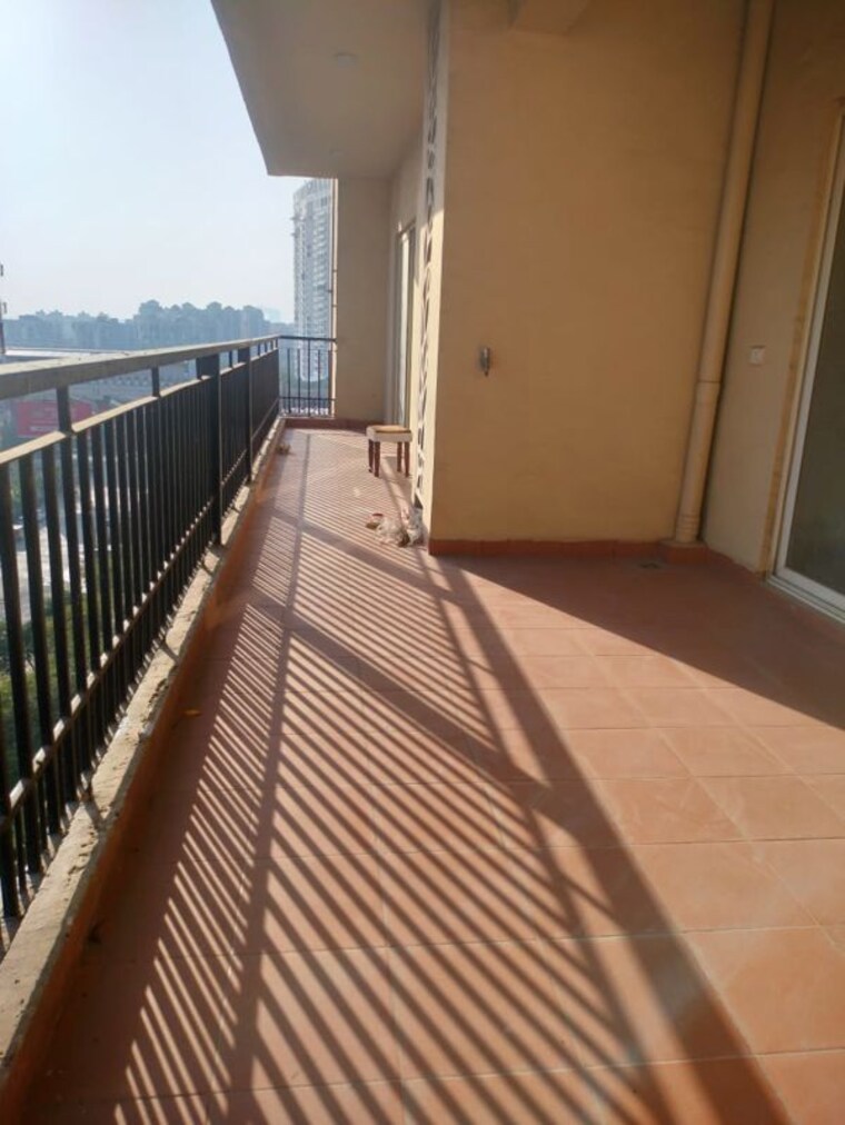 Balcony, maxblis-grand-wellington 3 Bedroom 2050 Sq.Ft. Apartment In Sector 75 Noida 10115473