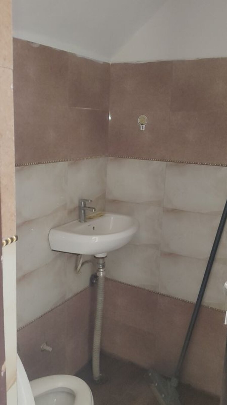 Bathroom, buddhi vihar 2 Bedroom 40 Sq.Mt. Independent House In Buddhi Vihar Moradabad 10115475