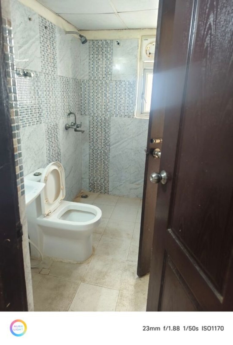 Bathroom, aims-golf-avenue-i 3 Bedroom 1350 Sq.Ft. Apartment In Sector 75 Noida 10115483