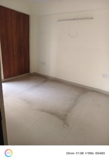 Room in 3 BHK Apartment at Aims Golf Avenue I, Sector 75 – for Rent