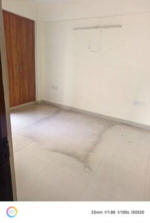 Room in 3 BHK Apartment at Aims Golf Avenue I, Sector 75 – for Rent