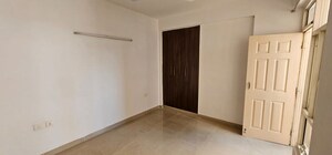 Room in 3 BHK Apartment at Gardenia Golf City, Sector 75 – for Rent