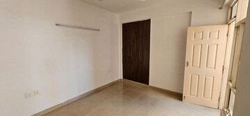 Room in 3 BHK Apartment at Gardenia Golf City, Sector 75 – for Rent