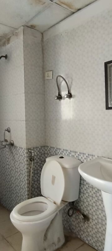 Bathroom in 3 BHK Apartment at Gardenia Golf City, Sector 75 – for Rent