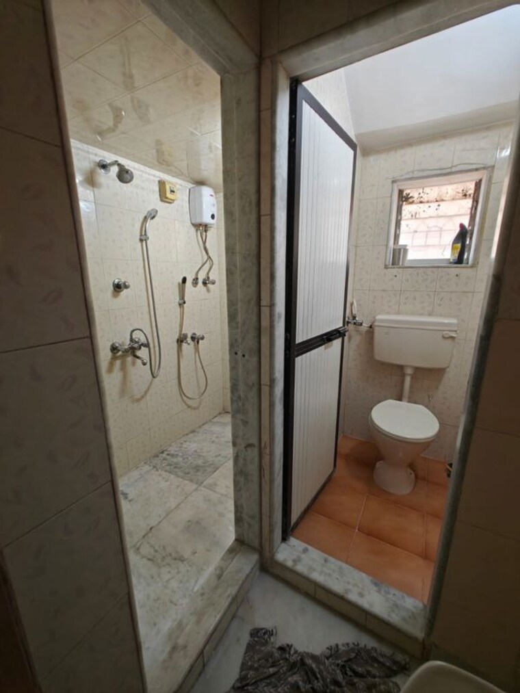 Bathroom, best-rajdoot-chs 1 Bedroom 500 Sq.Ft. Apartment In Ghatkopar East Mumbai 10115493