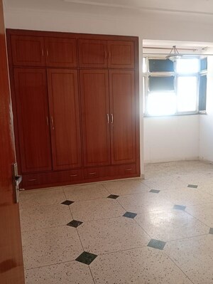 Room in 3 BHK Apartment at Sector 2 Dwarka – for Rent