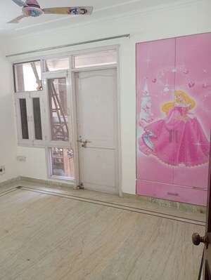 Room in 3 BHK Apartment at Sector 2 Dwarka – for Rent