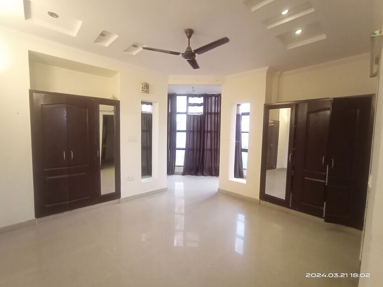 Room, vasant kunj 3 Bedroom 1800 Sq.Ft. Builder Floor In Vasant Kunj Delhi 10089433