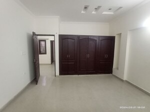 Room in 3 BHK Builder Floor at Vasant Kunj – for Rent