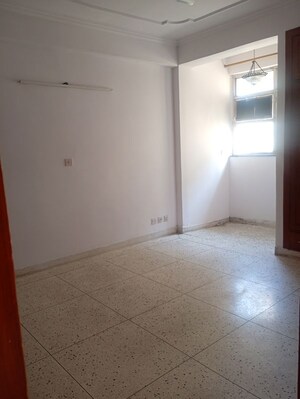 Room in 3 BHK Apartment at Sector 6 Dwarka – for Rent