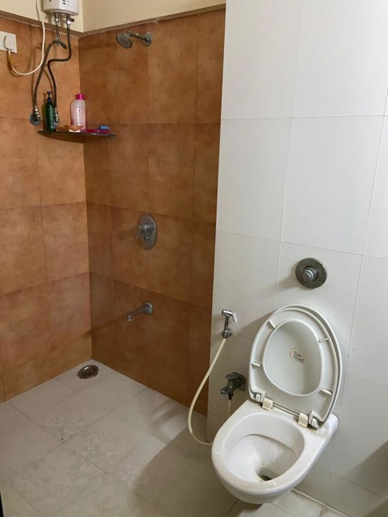 Bathroom, shilp-tower 2 Bedroom 700 Sq.Ft. Apartment In Lower Parel Mumbai 10115526