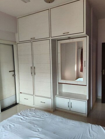 Room in 2 BHK Apartment at NRI Complex Phase I, Seawoods Sector 58 – for Rent