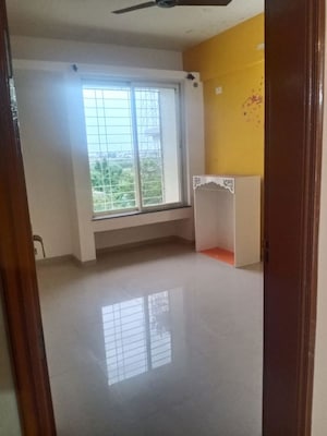 Room in 4 BHK Apartment at Sunshree Woods, Nibm Road – for Sale