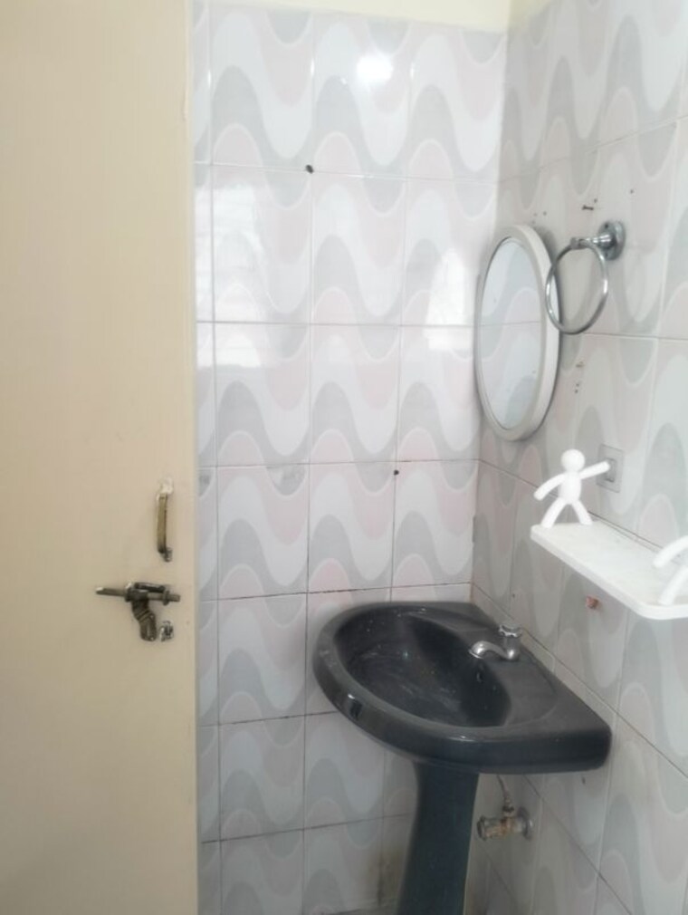 Bathroom, kolte-patil-rose-parade 2 Bedroom 1100 Sq.Ft. Apartment In Kondhwa Pune 10115551