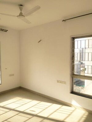 Room in 1 BHK Apartment at Oxford Elegance Apartment Condominium, Wanowrie – for Rent