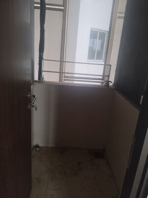 Room in 2 BHK Apartment at Marathon Montesouth 2, Byculla West – for Rent