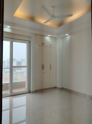 Room in 3 BHK Apartment at The Center Court, Sector 88a – for Rent