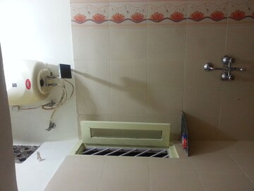 Bathroom in 1 BHK Independent House at Rt Nagar – for Rent