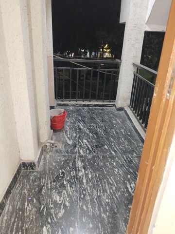 Balcony in 1 BHK Apartment at Khirki Extension – for Rent