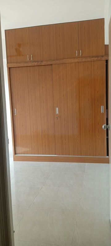 Room in 2 BHK Apartment at Hebron Towers, Battarahalli – for Rent