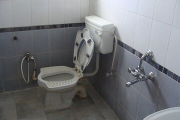 Bathroom in 1 BHK Independent House at Rt Nagar – for Rent