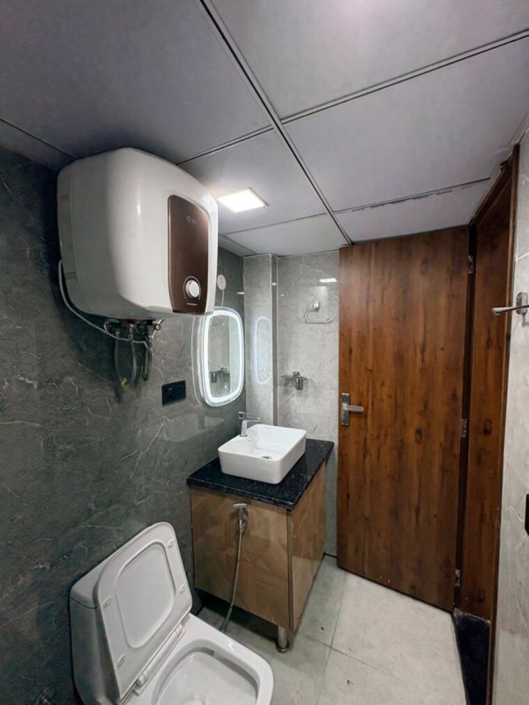 Bathroom, saket 1 Bedroom 550 Sq.Ft. Apartment In Saket Delhi 10115648