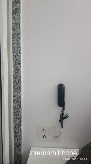 Furnished Amenities in 1 BHK Apartment at Vaibhavlaxmi Address 51, Bandra East – for Rent