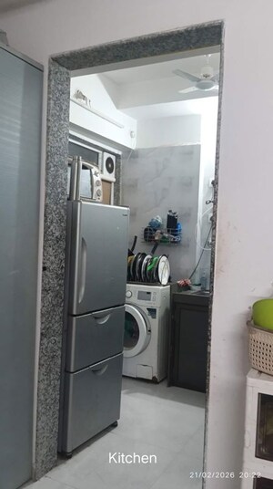 Bathroom in 1 BHK Apartment at Vaibhavlaxmi Address 51, Bandra East – for Rent