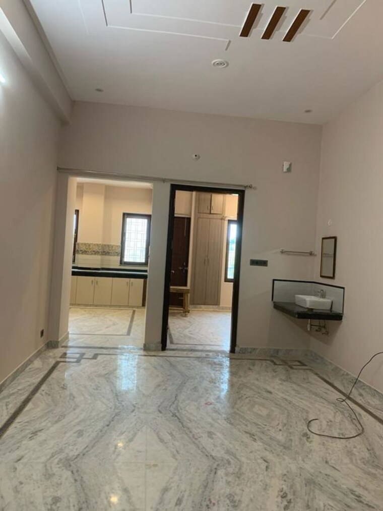 Room, indira nagar 2 Bedroom 1000 Sq.Ft. Builder Floor In Indira Nagar Lucknow 10115720