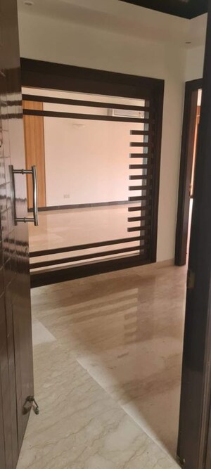 Staircase in 4 BHK Builder Floor at Green Park – for Rent