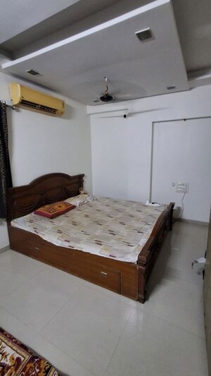 Bedroom in 2 BHK Apartment at Vastrapur – for Rent